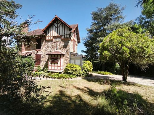 Luxus-Haus in Montgeron, Essonne