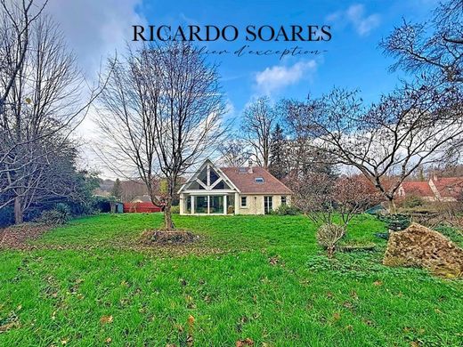 Luxury home in Cinqueux, Oise