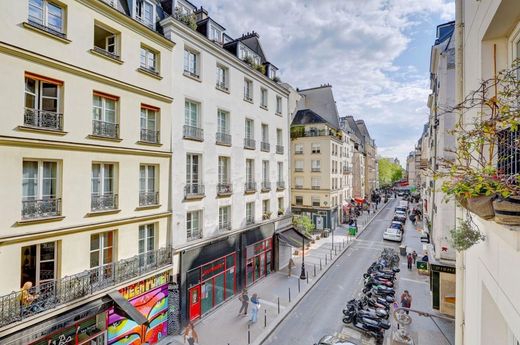 Apartment / Etagenwohnung in Temple, Rambuteau – Francs Bourgeois, Réaumur, Paris