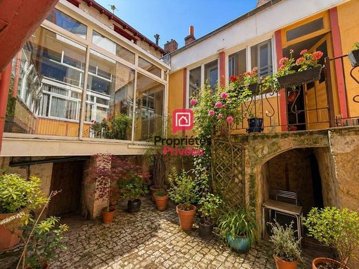 Luxury home in Chinon, Indre and Loire