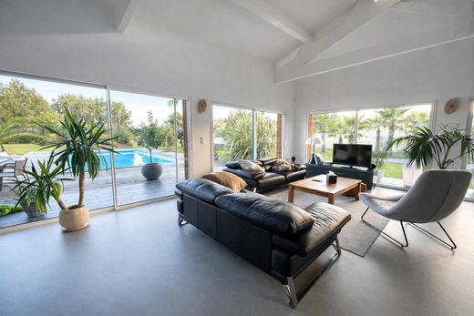 Luxus-Haus in Cestas, Gironde