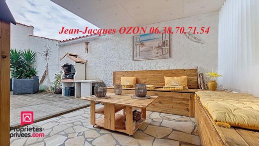 Luxury home in Les Mathes, Charente-Maritime