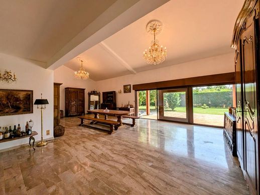 Villa in Cazères, Upper Garonne