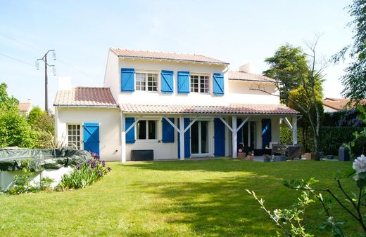 Casa di lusso a Basse-Goulaine, Loira Atlantica