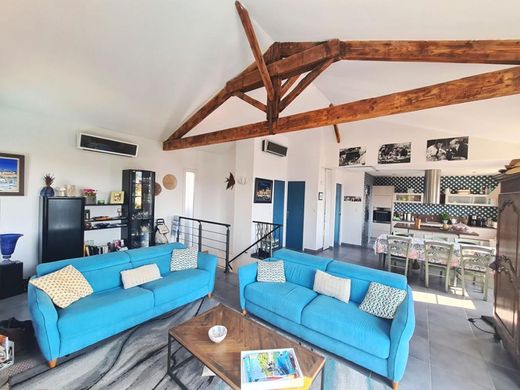 Villa in Six-Fours-les-Plages, Var