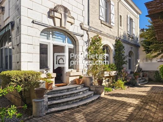 Luxus-Haus in Périgueux, Dordogne