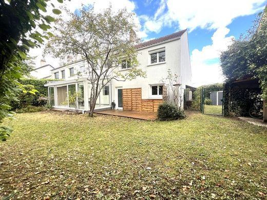 Luxury home in Villepreux, Yvelines