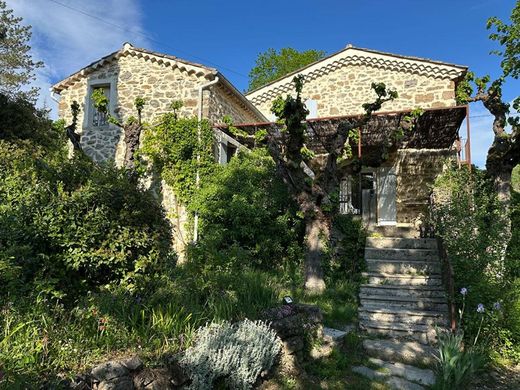 Maison de luxe à Vinezac, Ardèche