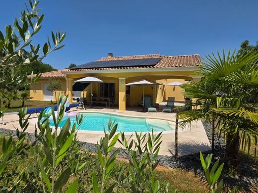 Luxe woning in Neuvic, Dordogne