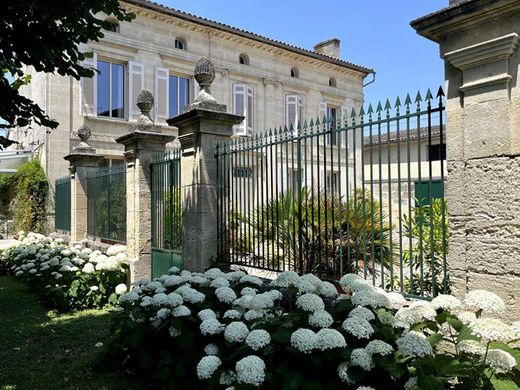 Luxury home in Saint-André-de-Cubzac, Gironde
