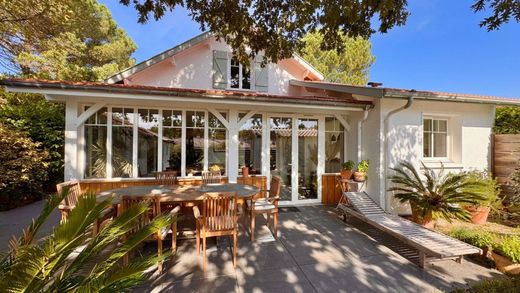 Casa di lusso a Lanton, Gironda