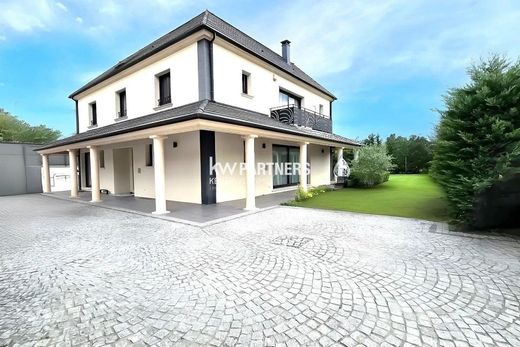 ﻓﻴﻼ ﻓﻲ Élancourt, Yvelines