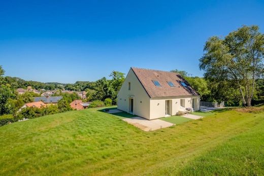 Luxury home in Seraincourt, Val d'Oise