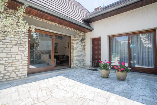 Luxury home in Bondy, Seine-Saint-Denis