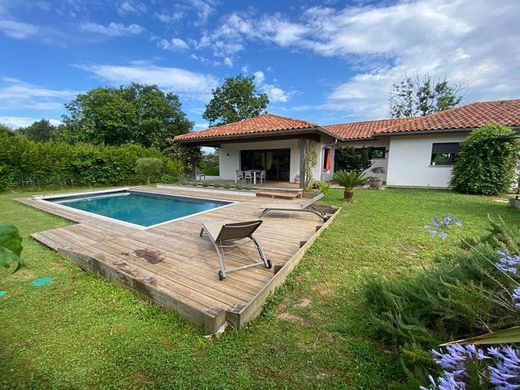 Luxe woning in Pouillon, Landes