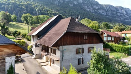 Maison de luxe à Lathuile, Haute-Savoie