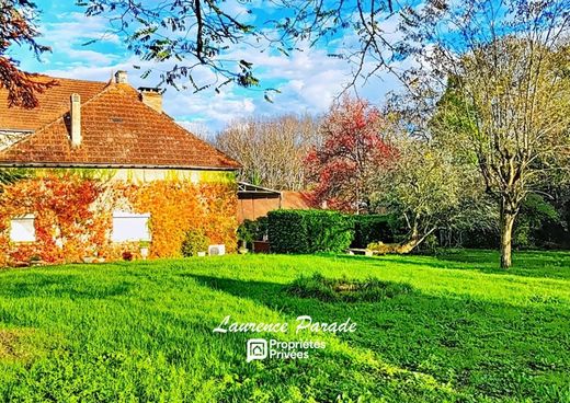 Villa in Saint-Laurent-des-Hommes, Dordogne