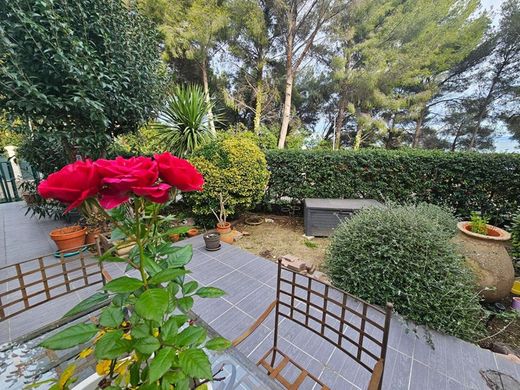 Apartment in Martigues, Bouches-du-Rhône