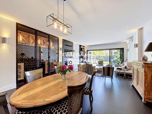 Luxury home in Libourne, Gironde