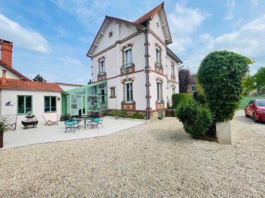 Villa en Nogent-le-Roi, Eure y Loir