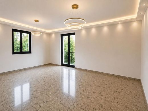 Luxury home in La Valette-du-Var, Var