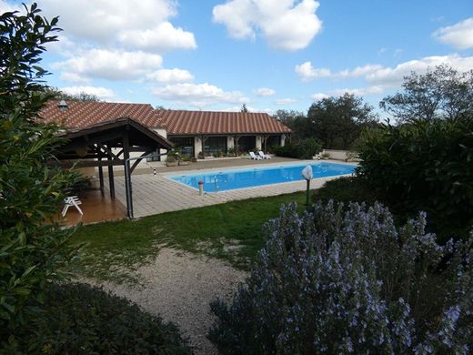 Demeure ou Maison de Campagne à Nadaillac, Dordogne