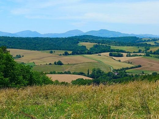 地皮  Bidache, Pyrénées-Atlantiques