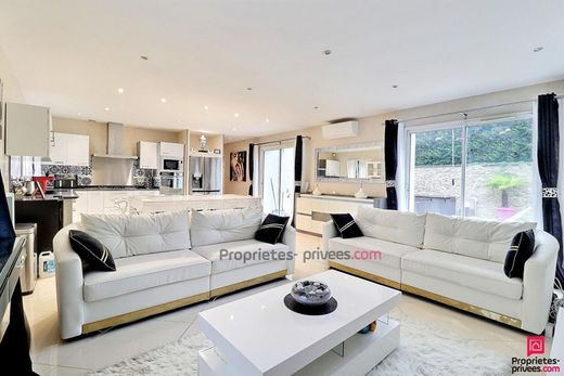 Luxury home in Sainte-Geneviève-des-Bois, Essonne