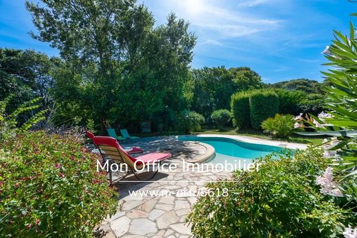 Villa in Aix-en-Provence, Bouches-du-Rhône