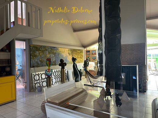 Luxury home in Le Coudray-sur-Thelle, Oise