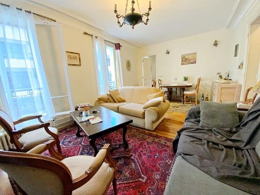 아파트 / Levallois-Perret, Hauts-de-Seine