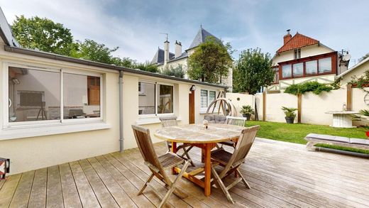 Casa di lusso a Enghien-les-Bains, Val d'Oise