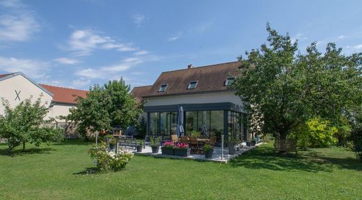 Luxury home in Oinville-sur-Montcient, Yvelines