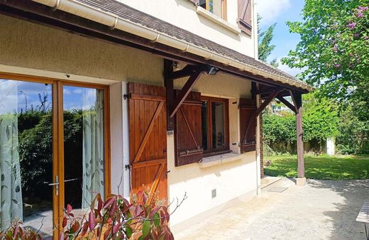 Luxury home in Le Perreux-sur-Marne, Val-de-Marne