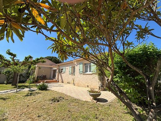Luxury home in Uzès, Gard