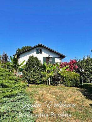 Luxury home in Ustaritz, Pyrénées-Atlantiques