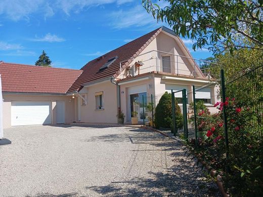 Maison de luxe à Lons-le-Saunier, Jura