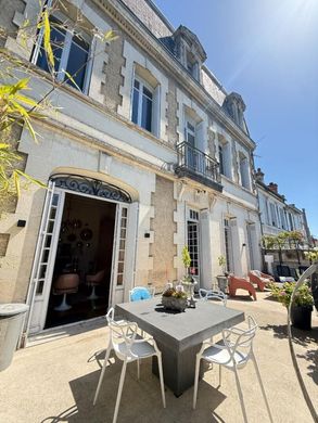 Villa in Angoulême, Charente