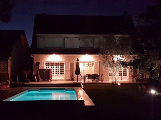 Maison de luxe à Yerres, Essonne