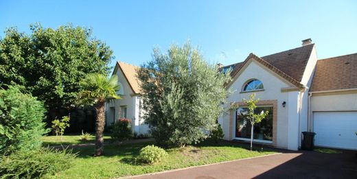 Maison de luxe à Les Clayes-sous-Bois, Yvelines