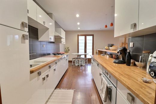 Luxe woning in Le Pian-Médoc, Gironde