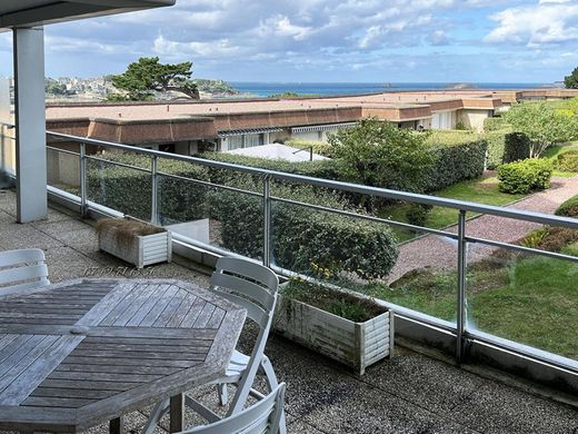 Apartment in Dinard, Ille-et-Vilaine
