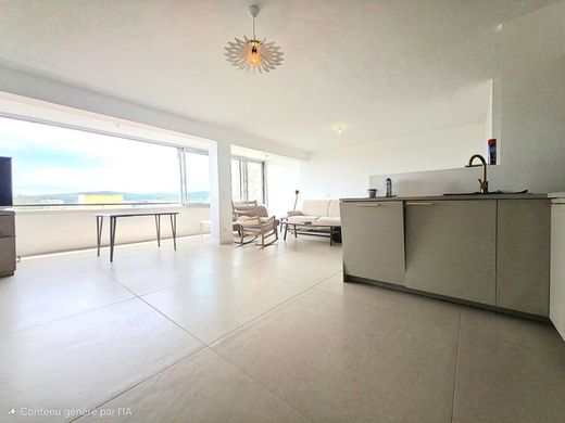Apartment in Le Lavandou, Var
