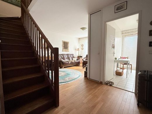 Apartament w Ferney-Voltaire, Ain