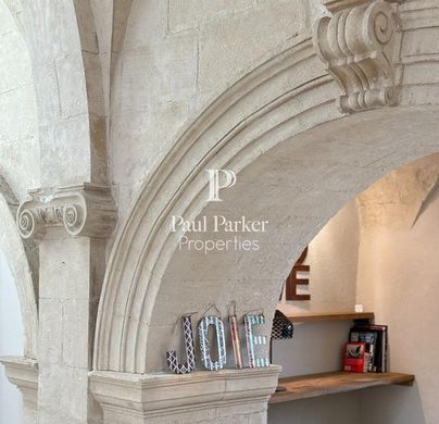 Apartment in Saint-Rémy-de-Provence, Bouches-du-Rhône