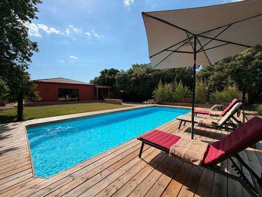 Villa in Saint-Maximin-la-Sainte-Baume, Var