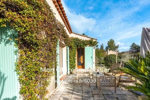 Luxury home in Meyreuil, Bouches-du-Rhône