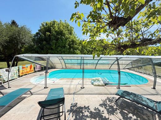 Maison de luxe à Saint-Cyprien, Dordogne