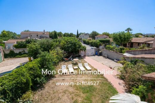 Villa in Marignane, Bouches-du-Rhône