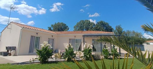 Casa de lujo en Breuillet, Charenta Marítima